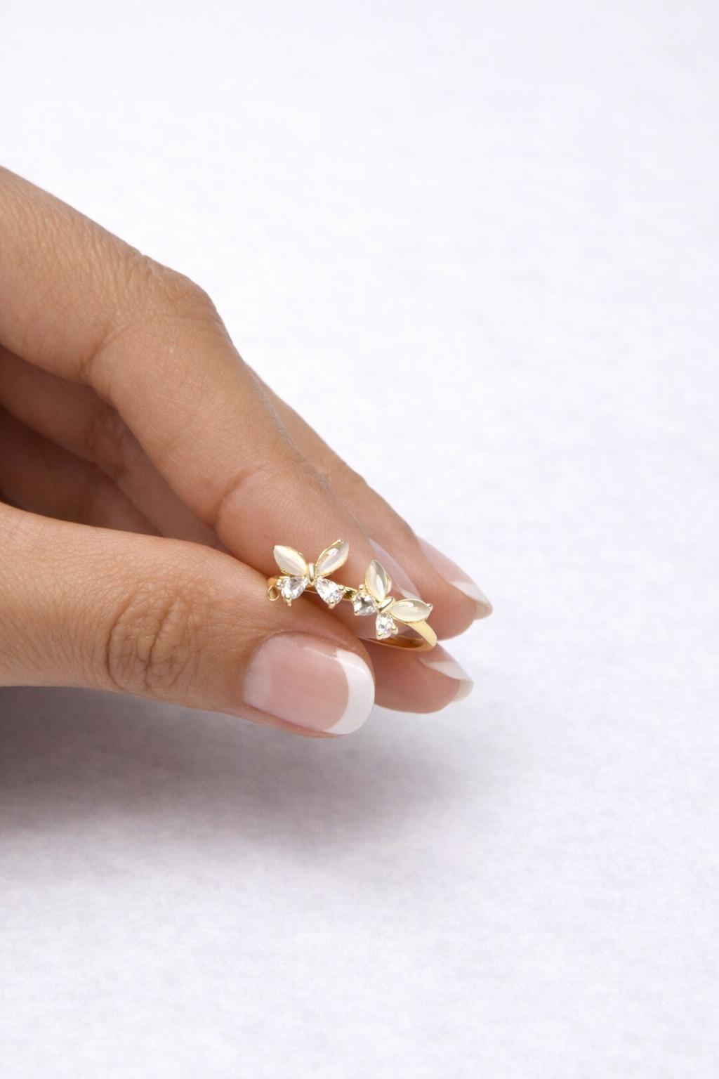 Elegant White Flower Open Ring for Women