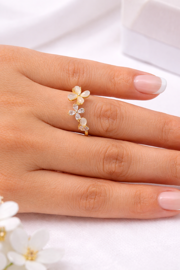 Elegant White Flower Open Ring for Women