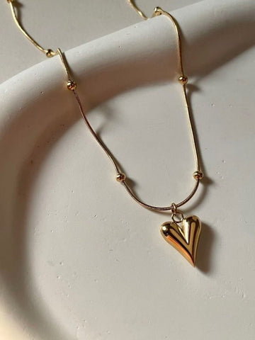 Elegant Gold Heart Pendant Necklace with Beaded Chain